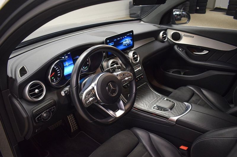 Mercedes GLC300 bild 9