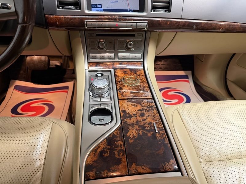 Jaguar XF bild 17