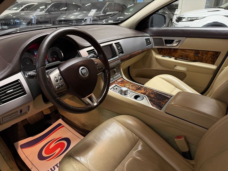 Jaguar XF bild 12
