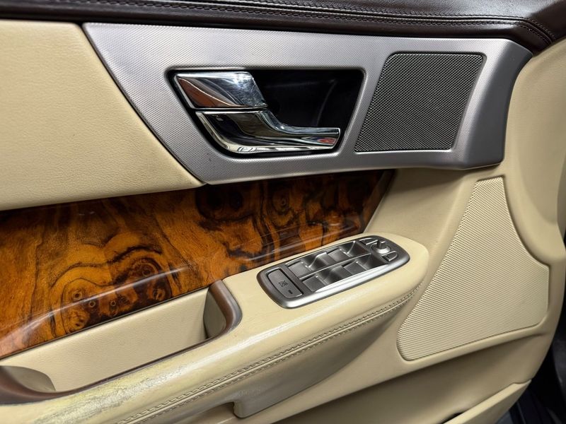 Jaguar XF bild 19