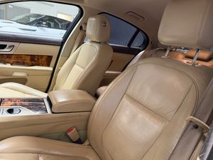 Jaguar XF bild 15