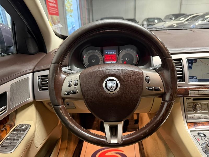 Jaguar XF bild 13