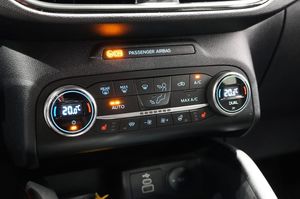 Ford Kuga bild 25