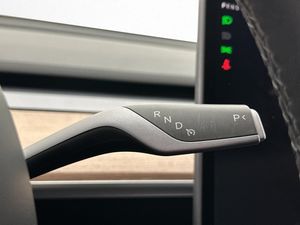 Tesla Model Y bild 27