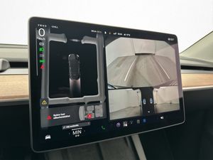 Tesla Model Y bild 19
