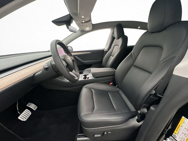 Tesla Model Y bild 10