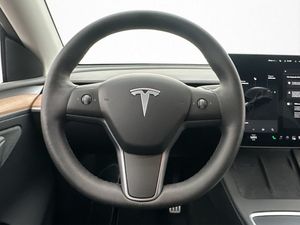 Tesla Model Y bild 12