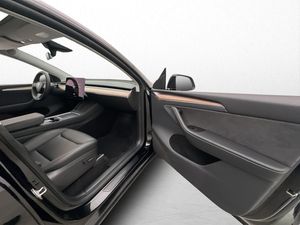 Tesla Model Y bild 14