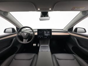 Tesla Model Y bild 16