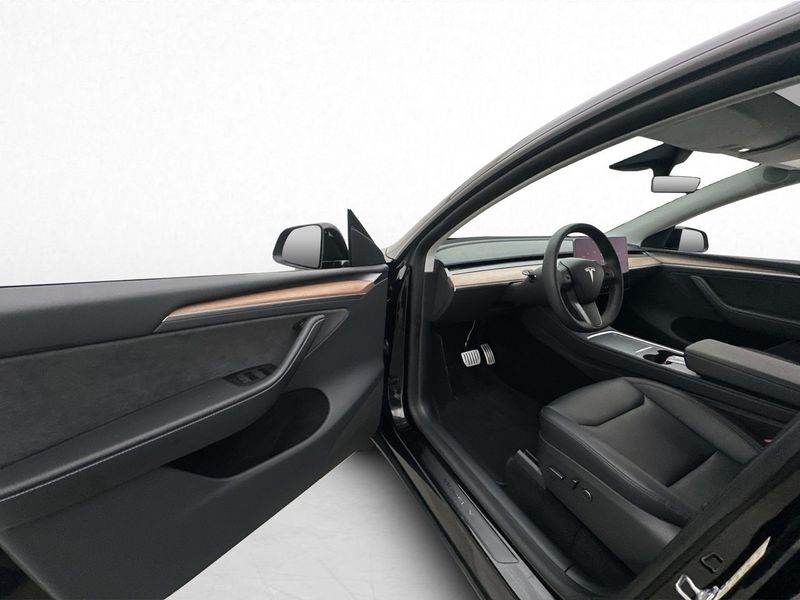 Tesla Model Y bild 9