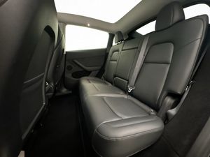 Tesla Model Y bild 15