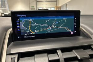 Lexus NX bild 16
