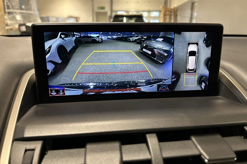 Lexus NX bild 15