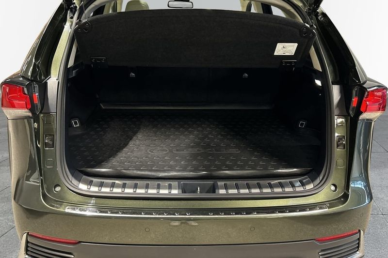 Lexus NX bild 10
