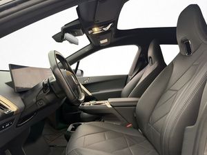BMW iX bild 25