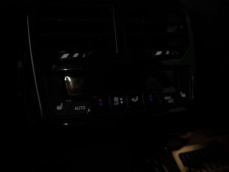 BMW iX bild 21