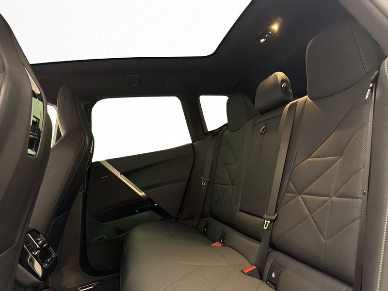 BMW iX bild 20