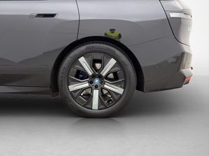 BMW iX bild 12