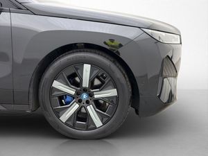 BMW iX bild 14
