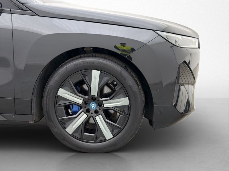 BMW iX bild 14