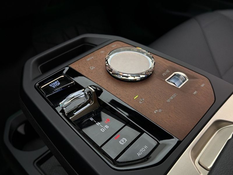 BMW iX bild 35
