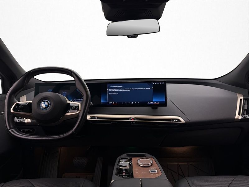 BMW iX bild 22