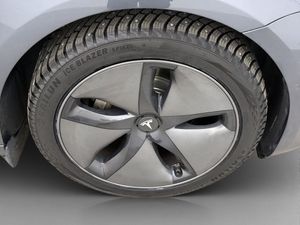 Tesla Model 3 bild 14