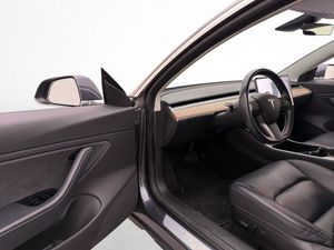 Tesla Model 3 bild 34