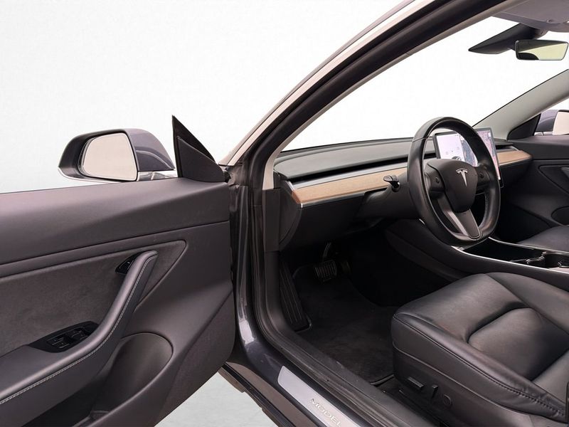 Tesla Model 3 bild 34