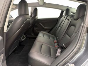 Tesla Model 3 bild 18