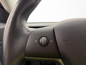 Tesla Model 3 bild 29
