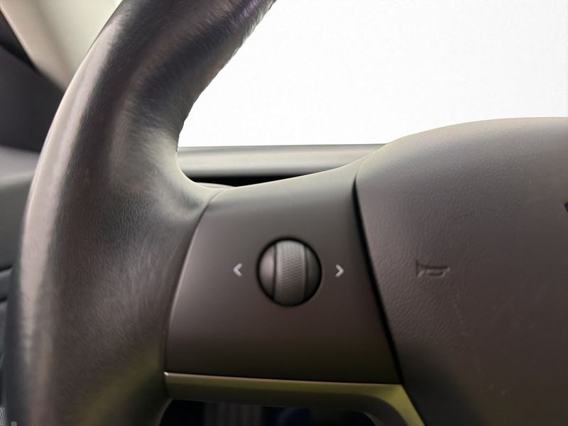 Tesla Model 3 bild 29
