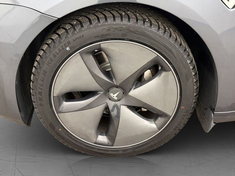 Tesla Model 3 bild 11