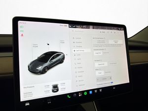 Tesla Model 3 bild 27