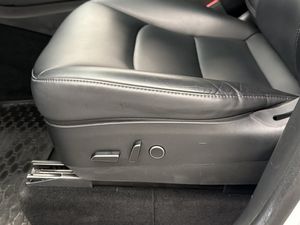 Tesla Model Y bild 37