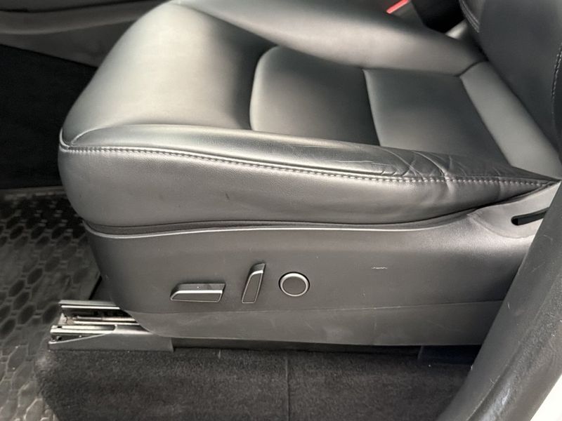 Tesla Model Y bild 37