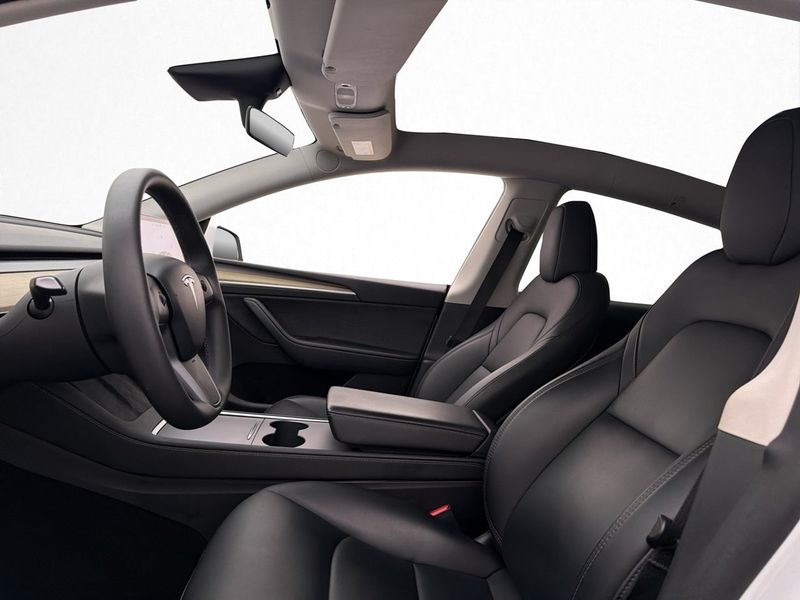 Tesla Model Y bild 24