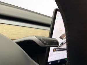 Tesla Model Y bild 35