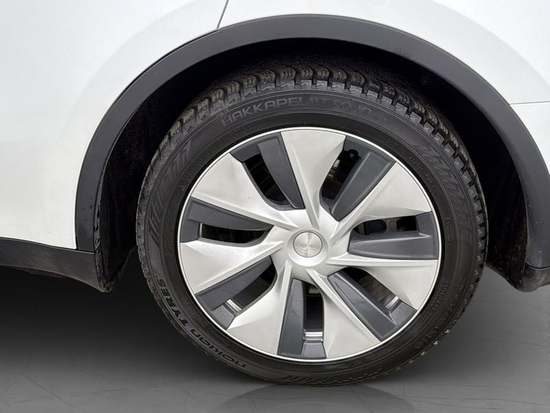 Tesla Model Y bild 12