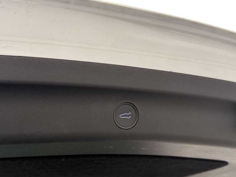 Tesla Model Y bild 17