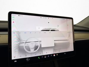 Tesla Model Y bild 30
