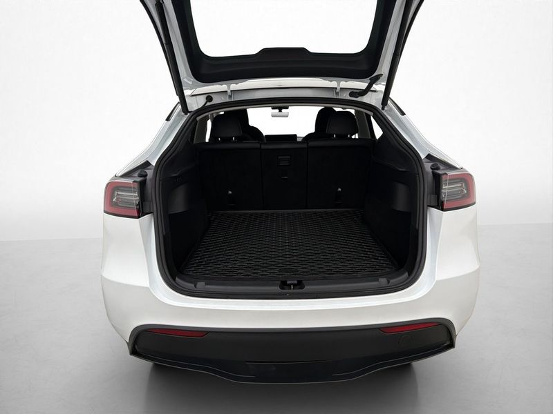 Tesla Model Y bild 18