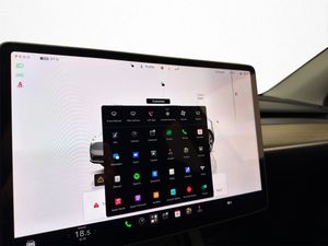 Tesla Model Y bild 27
