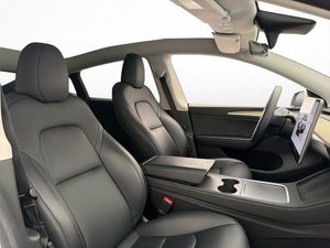 Tesla Model Y bild 15