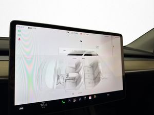 Tesla Model Y bild 31