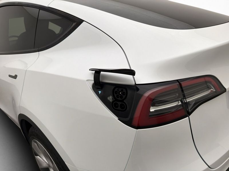 Tesla Model Y bild 38