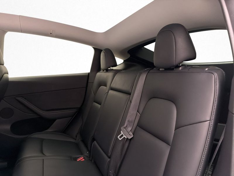 Tesla Model Y bild 19