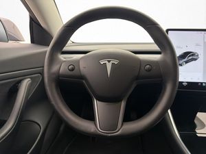 Tesla Model 3 bild 21
