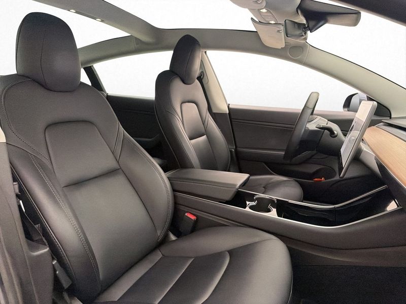 Tesla Model 3 bild 15