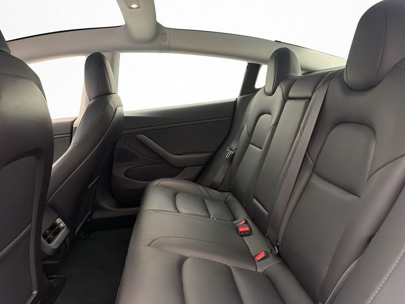 Tesla Model 3 bild 19